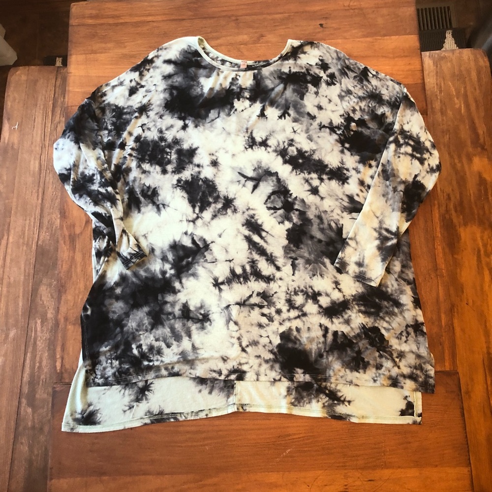 Mint green and navy blue tie die boxy tunic